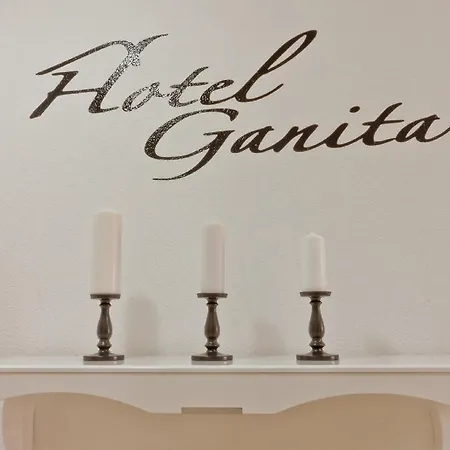 호텔 Ganita 3*